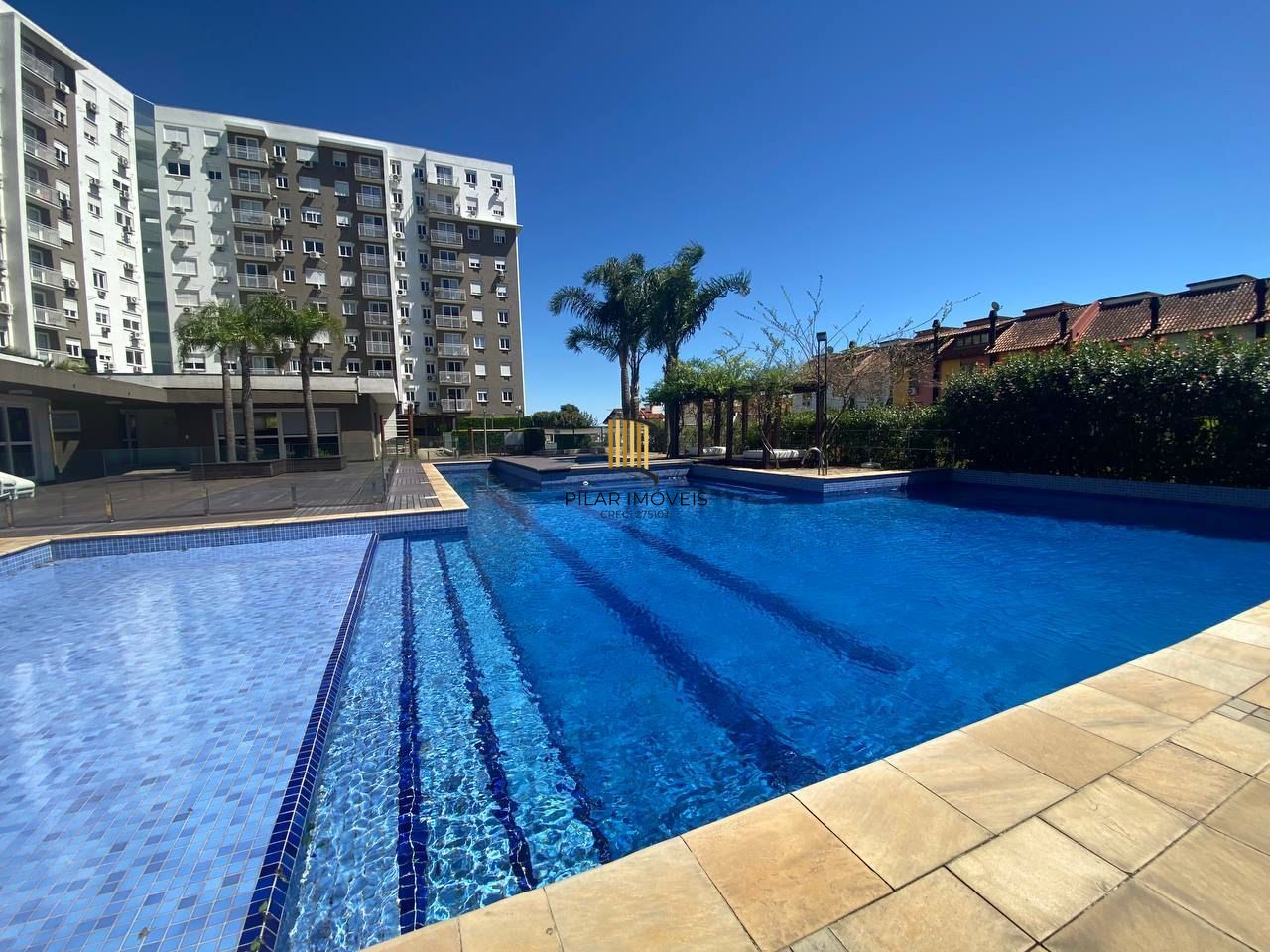 Apartamento mobiliado com sacada e churrasqueira