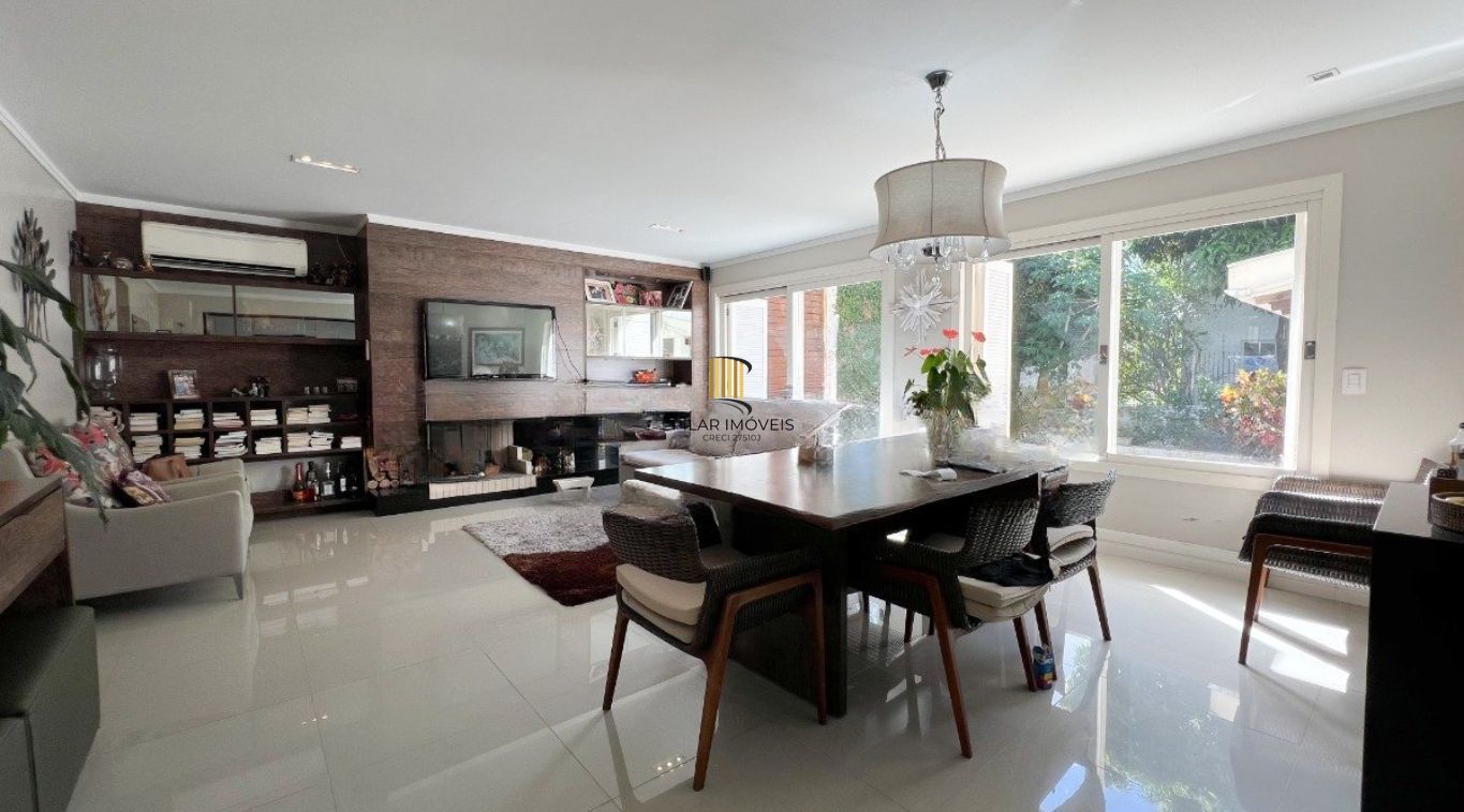 Casa com 3 quartos, 3 suítes á 700m do Iguatemi bairro Passo da Areia!
