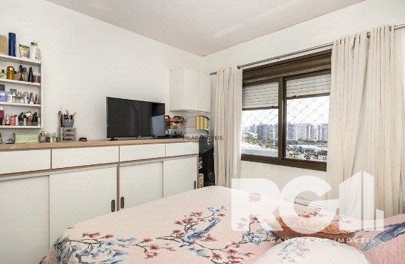 Apartamento 3 Dormitórios com Suíte, Lareira e 2 Vagas