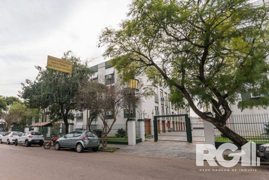 Amplo apartamento com 92m² privativos e 3 dormitórios, próximo a Sicredi na Av. Assis Brasil.