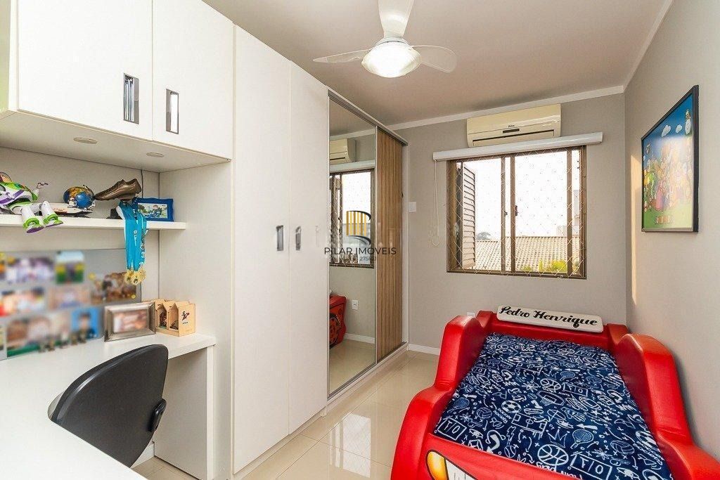 Casa em condomínio com 4 quartos, 2 suítes e 2 vagas à - Jardim Sabara