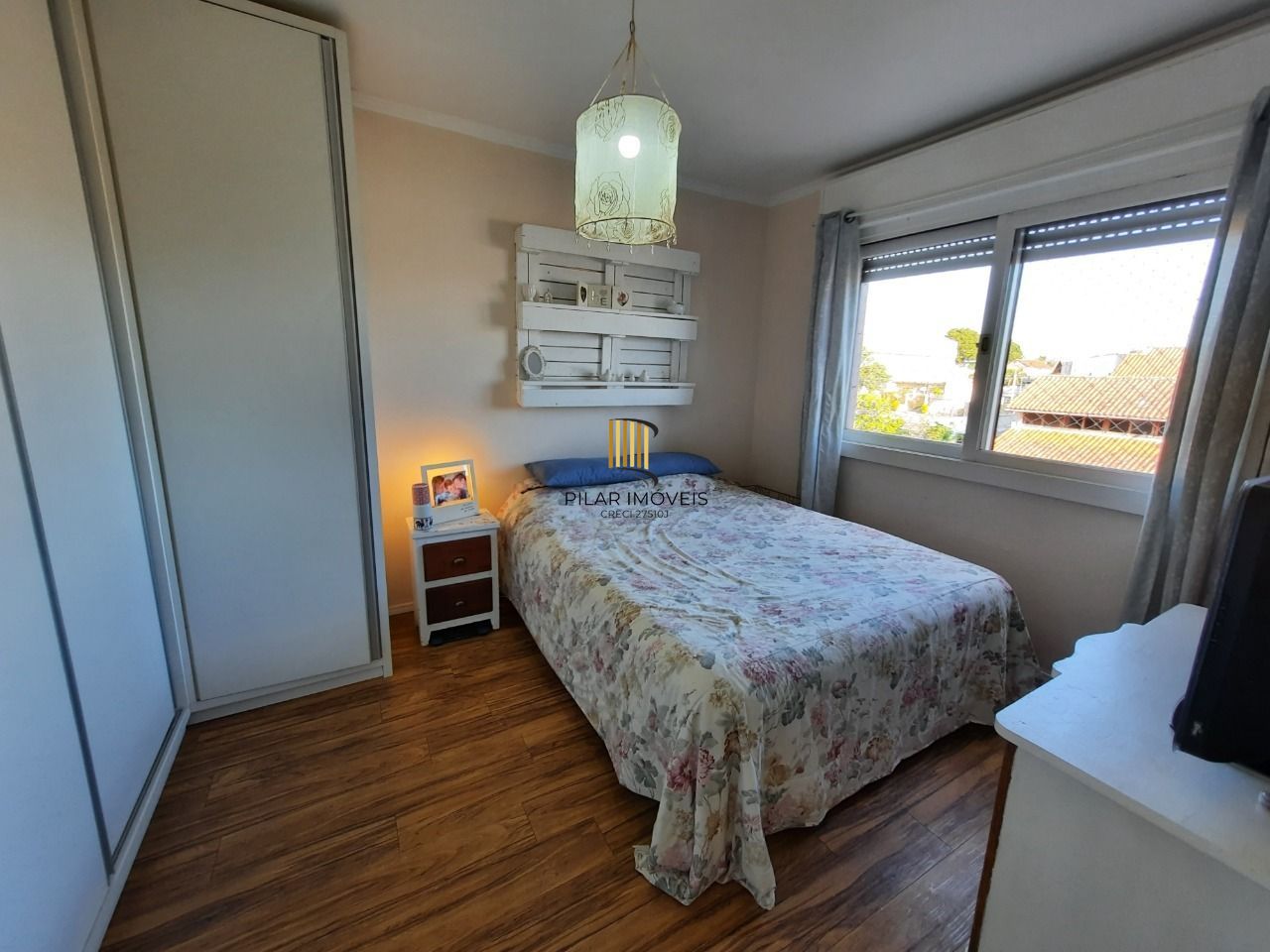 Cobertura com 3 dormitórios, suíte, piscina e churrasqueira.