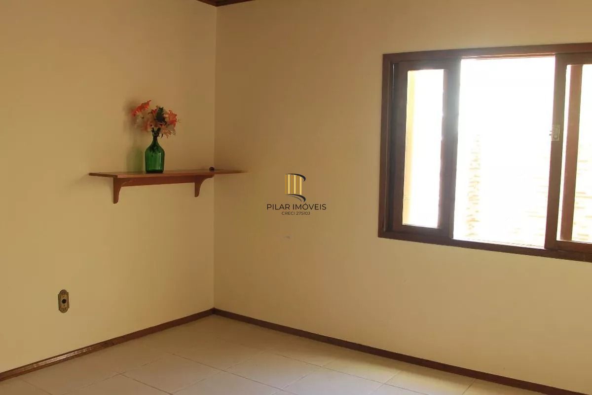 Casa 3 dormitórios com suíte e pátio no Jardim Planalto