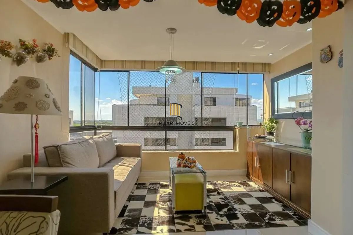 Cobertura com 3 dormitórios, suíte 2 vagas.