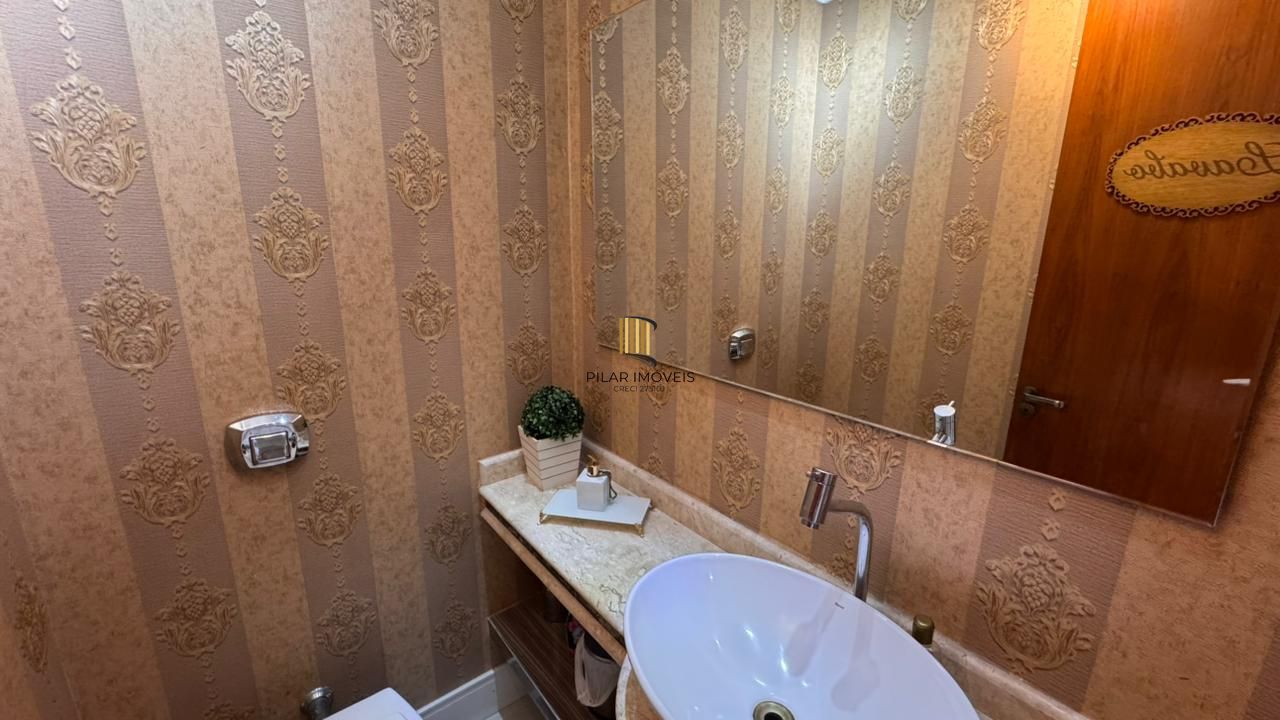 Casa Semimobiliada 3 dorm em Condomínio Fechado no Jardim Planalto