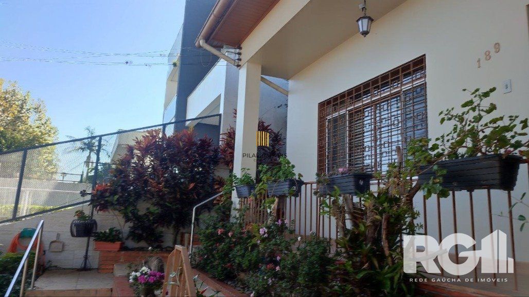 Casa 3 dormitórios no bairro Chácara das Pedras
