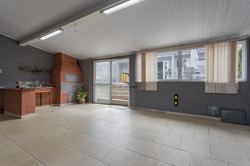 Casa térrea com 3 dormitórios, espaço gourmet e 3 vagas.