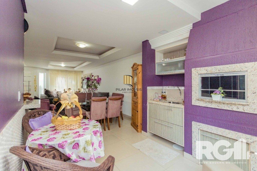 Casa de Condomínio 5 dormitórios no bairro Sarandi