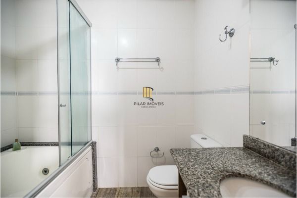 Apartamento reformado 3 dormitórios com vista aberta no Mont Serrat