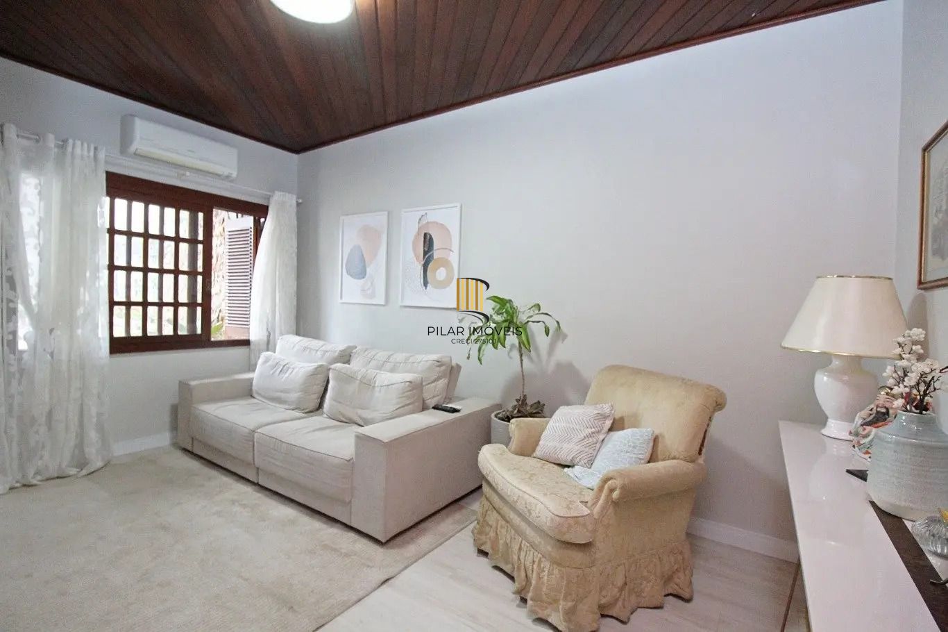 Casa térrea com edícula e salão de festas próximo ao Iguatemi