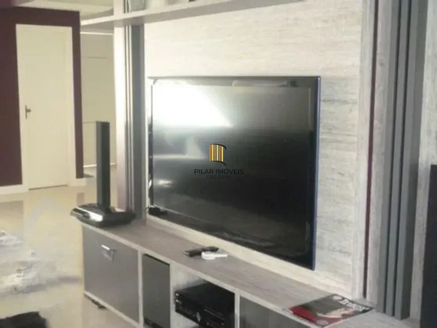 Casa térrea com 3 dormitórios, suíte e 3 vagas.