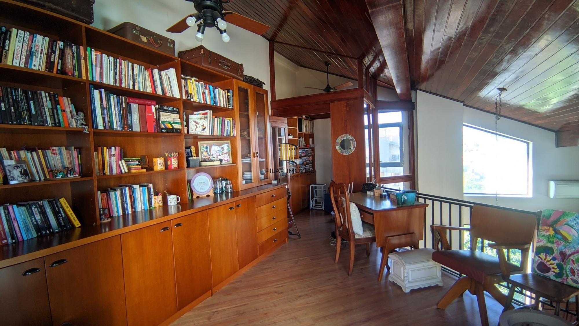 Cobertura com piscina 3 dorm, 2 vagas individuas, no bairro Petrópolis