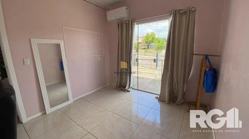 Casa 2 dormitórios no bairro Mário Quintana