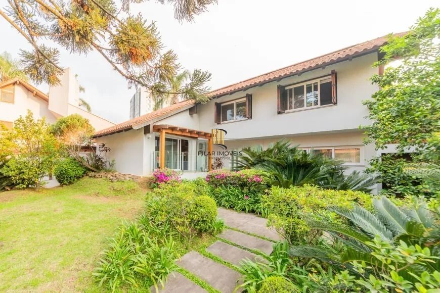 Casa alto padrão com 3 suítes e piscina no Boa Vista