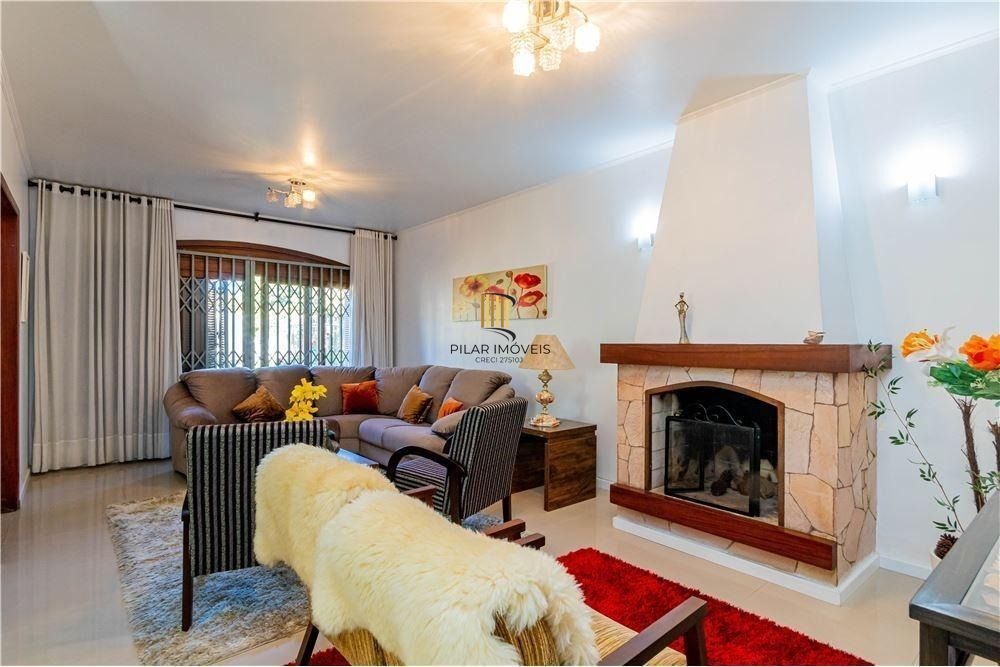 Ampla casa com 4 Dormitórios e Pátio na Zona Norte - Pilar Imóveis