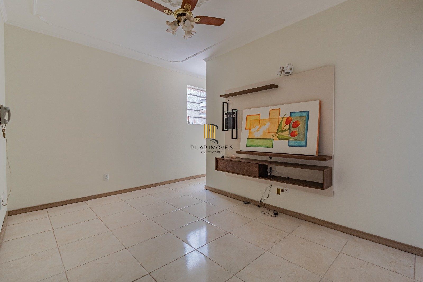 Térreo com pátio Semimobiliado, 2 Dormitórios, Próximo ao Praia de Belas