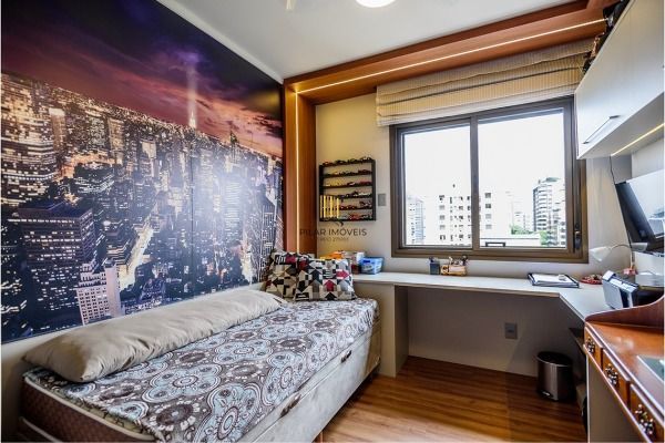 Apartamento reformado 3 dormitórios com vista aberta no Mont Serrat