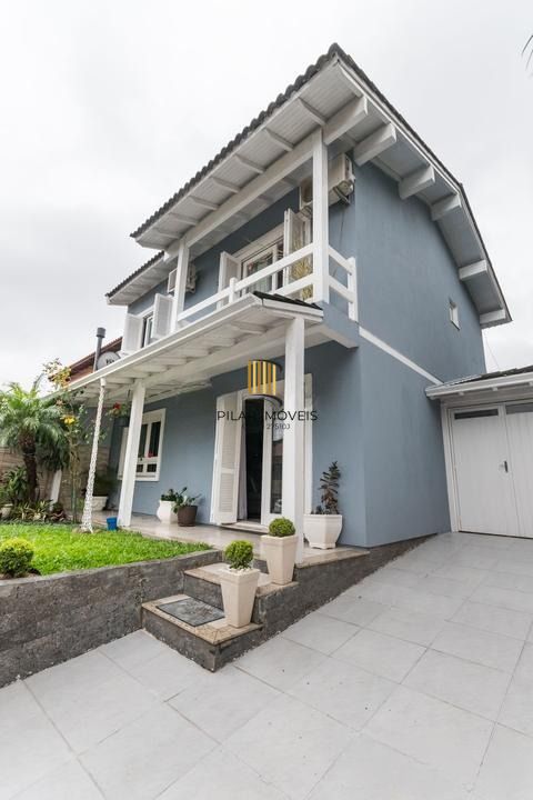 Casa com 3 dormitórios, 01 suíte, 03 vagas