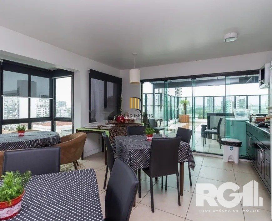Apartamento com 1 quarto e 53m² à venda em Menino Deus, Porto Alegre.