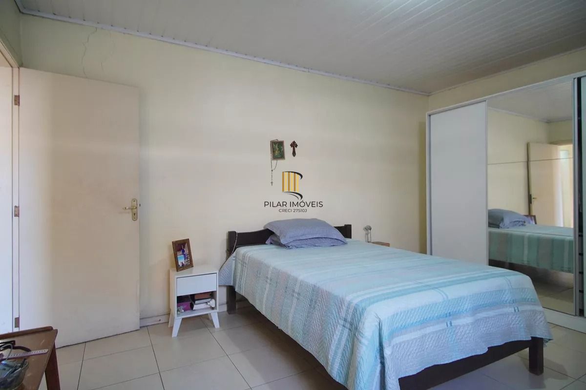 Casa Térrea com 5 dormitórios, Amplo Terreno de 300m² - Bairro Santa Rosa