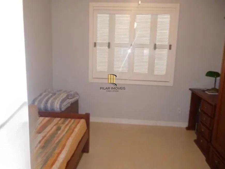 Casa térrea com 3 dormitórios, suíte e 3 vagas.