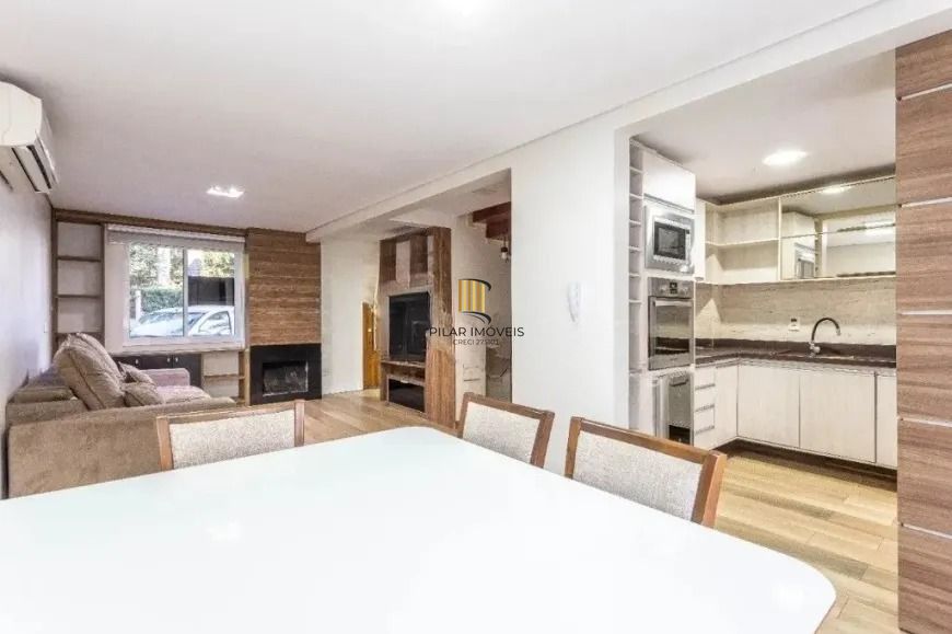 Casa em condomínio com 3 dormitórios, suíte e pátio amplo – 147m²