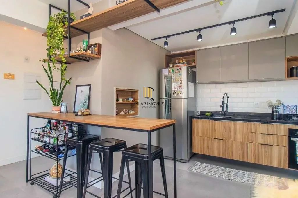 Apartamento mobiliado com sacada e vaga na Vila Ipiranga