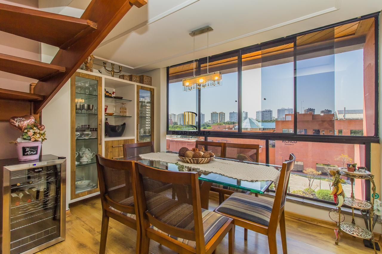 Cobertura com piscina e vista para o Iguatemi