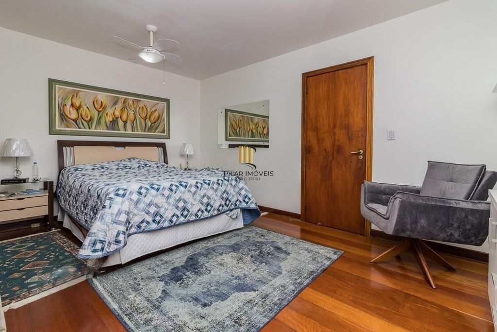 Casa 4 dormitórios no bairro Chácara das Pedras