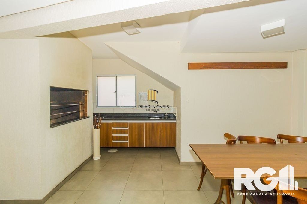 Casa em condomínio com 3 dormitórios, suíte, espaço gourmet.