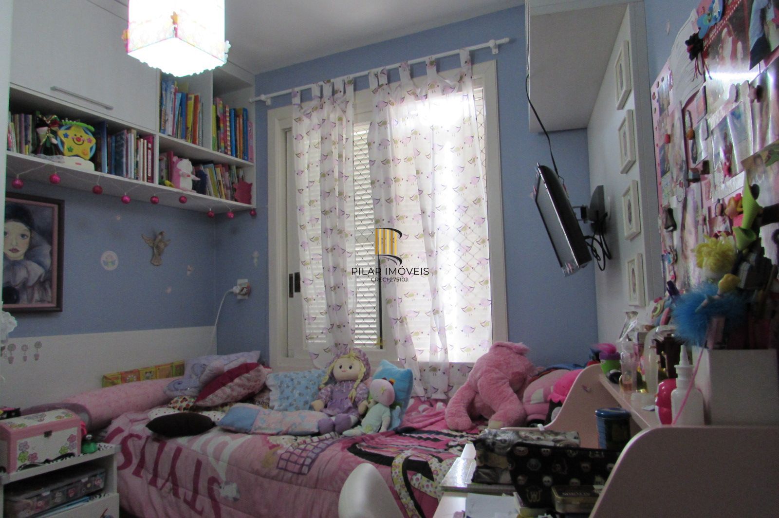 Casa em condomínio com 3 dormitórios, suíte e 2 vagas