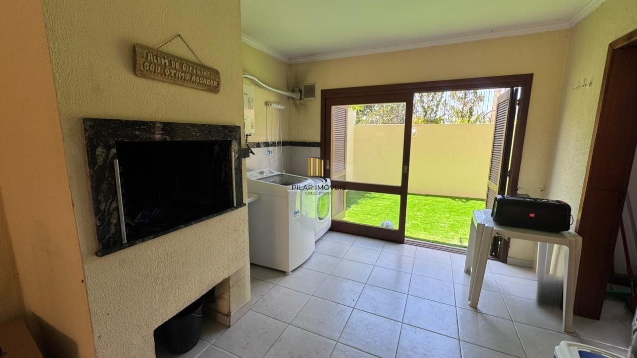 Casa Semimobiliada 3 dorm em Condomínio Fechado no Jardim Planalto