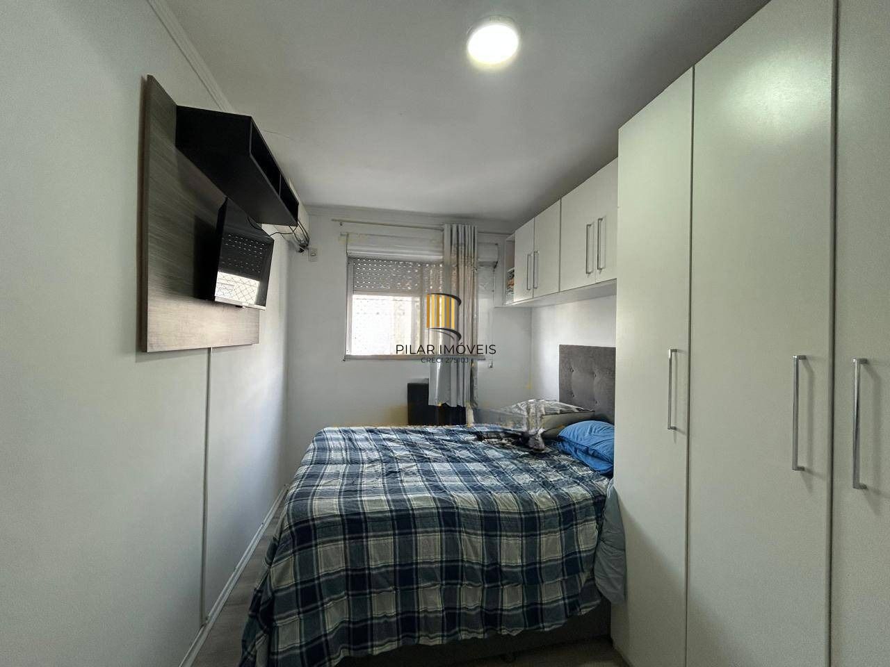 Apartamento com 2 dormitórios, suíte, sacada, churrasqueira e vaga.