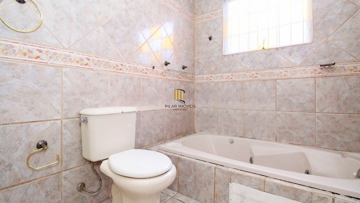Casa com 4 dormitórios