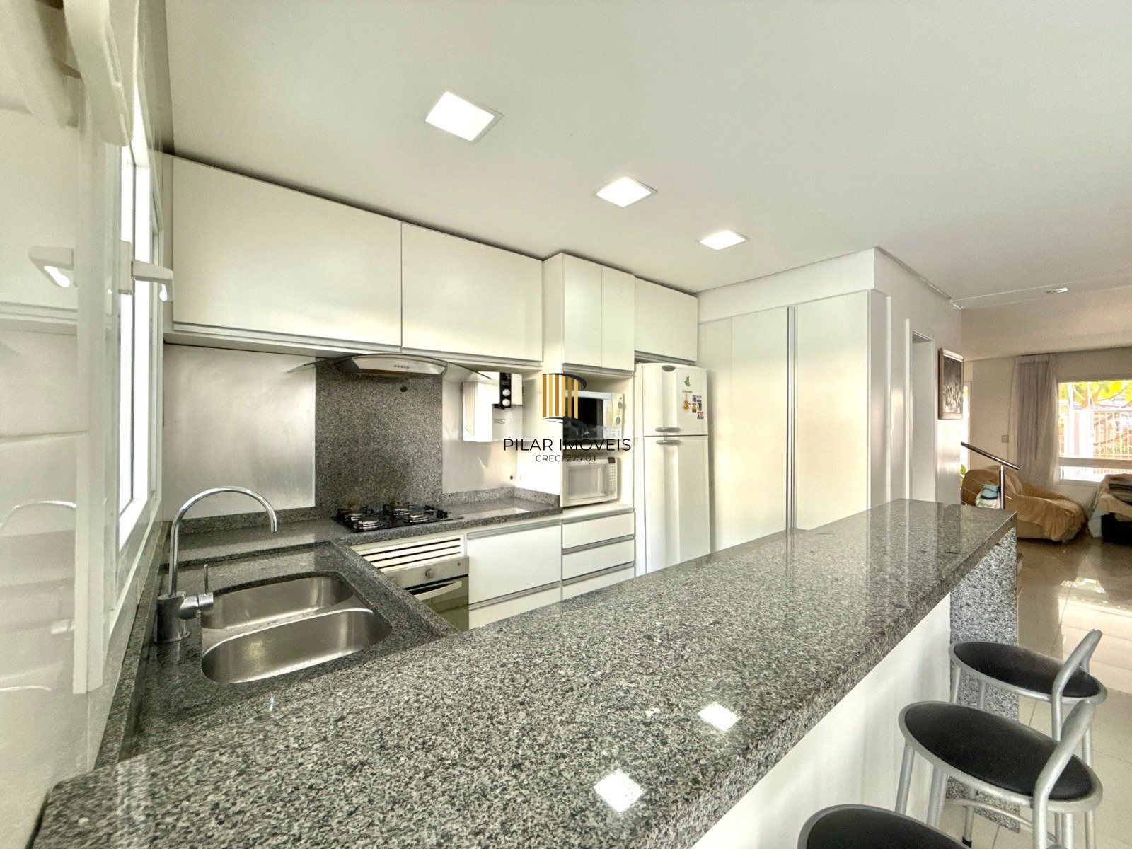 Casa com 3 Suítes e 3 Vagas no Bairro Vila Ipiranga