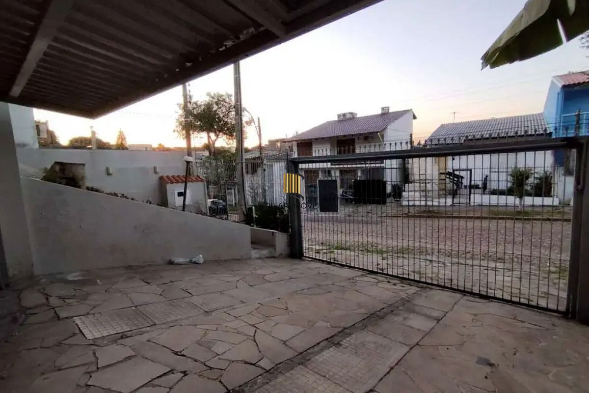 Sobrado com suíte, piscina e espaço gourmet no Jardim Sabará