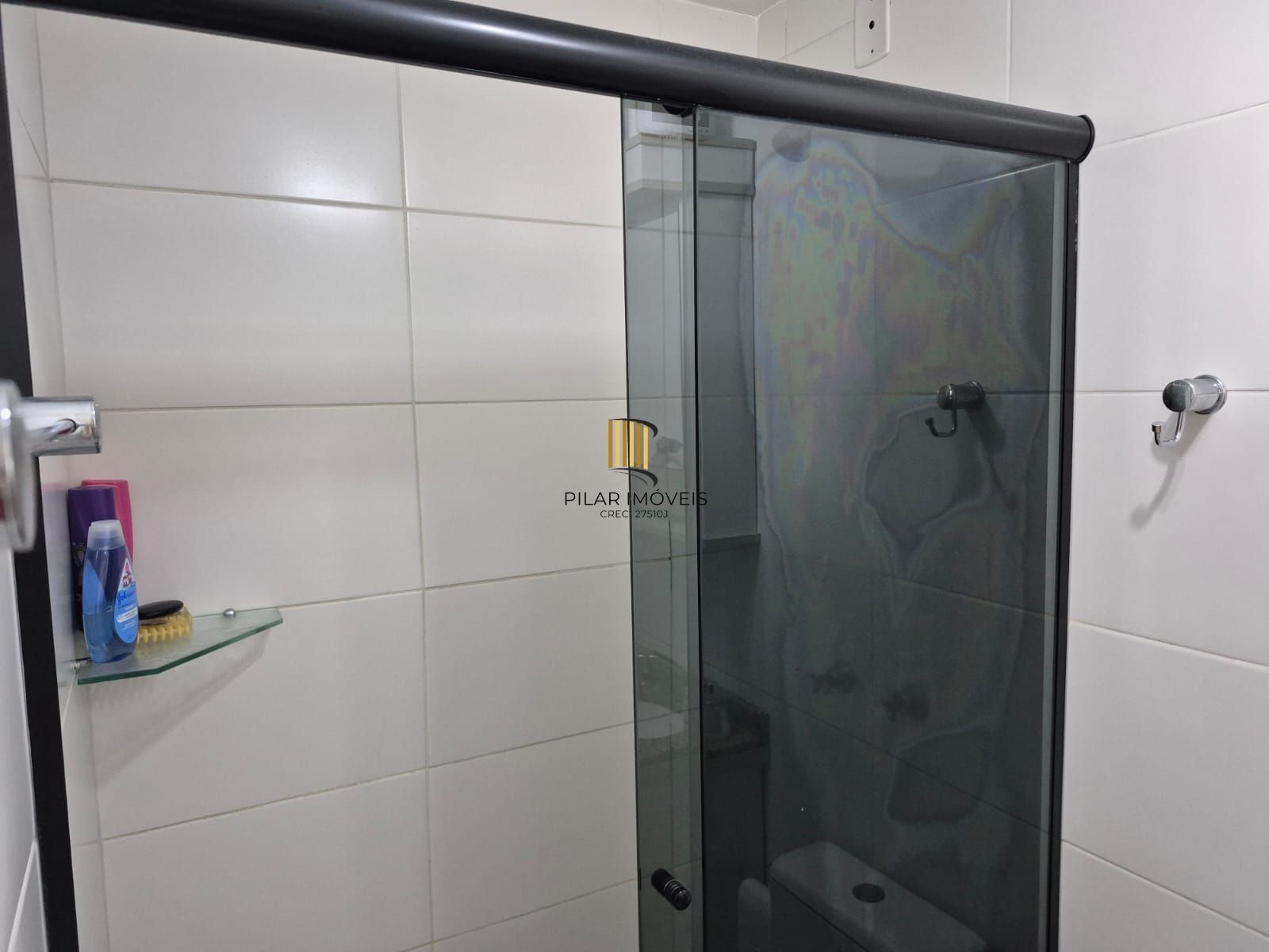 Apartamento mobiliado com 2 dormitórios e vaga de garagem