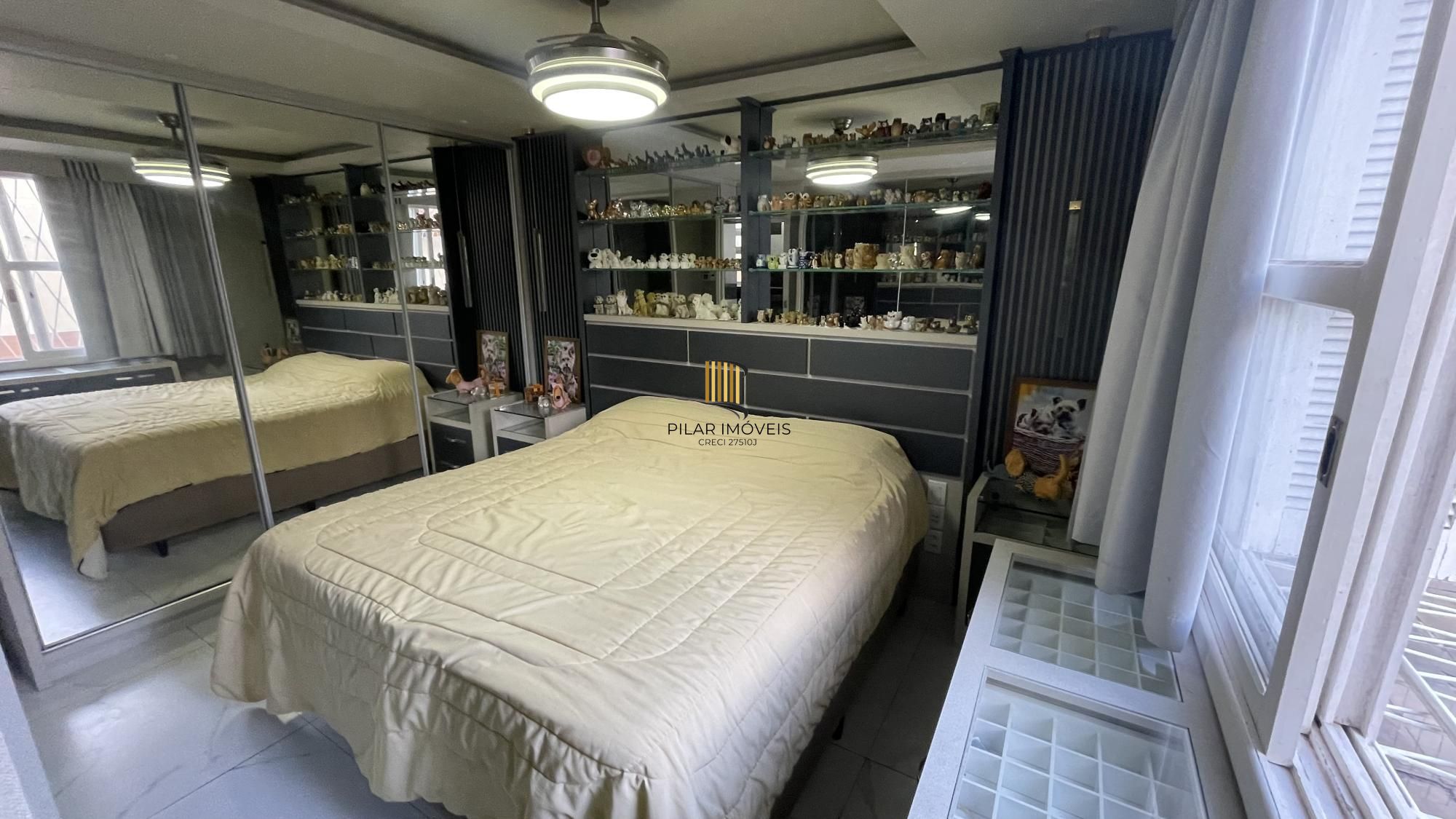 Casa térrea com 2 suítes com amplo pátio,