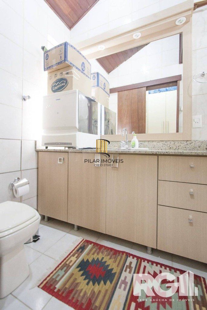 Casa 3 dormitórios no bairro Chácara das Pedras