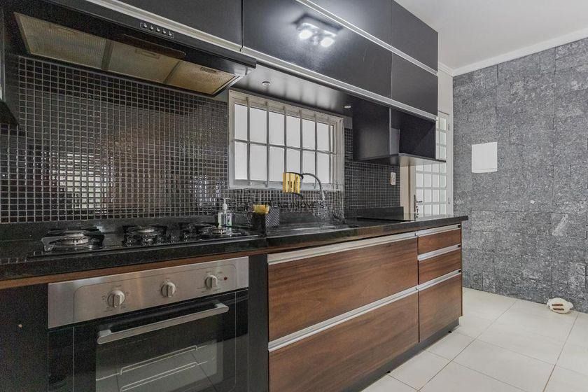 Casa térrea com 3 dormitórios, espaço gourmet e 3 vagas.