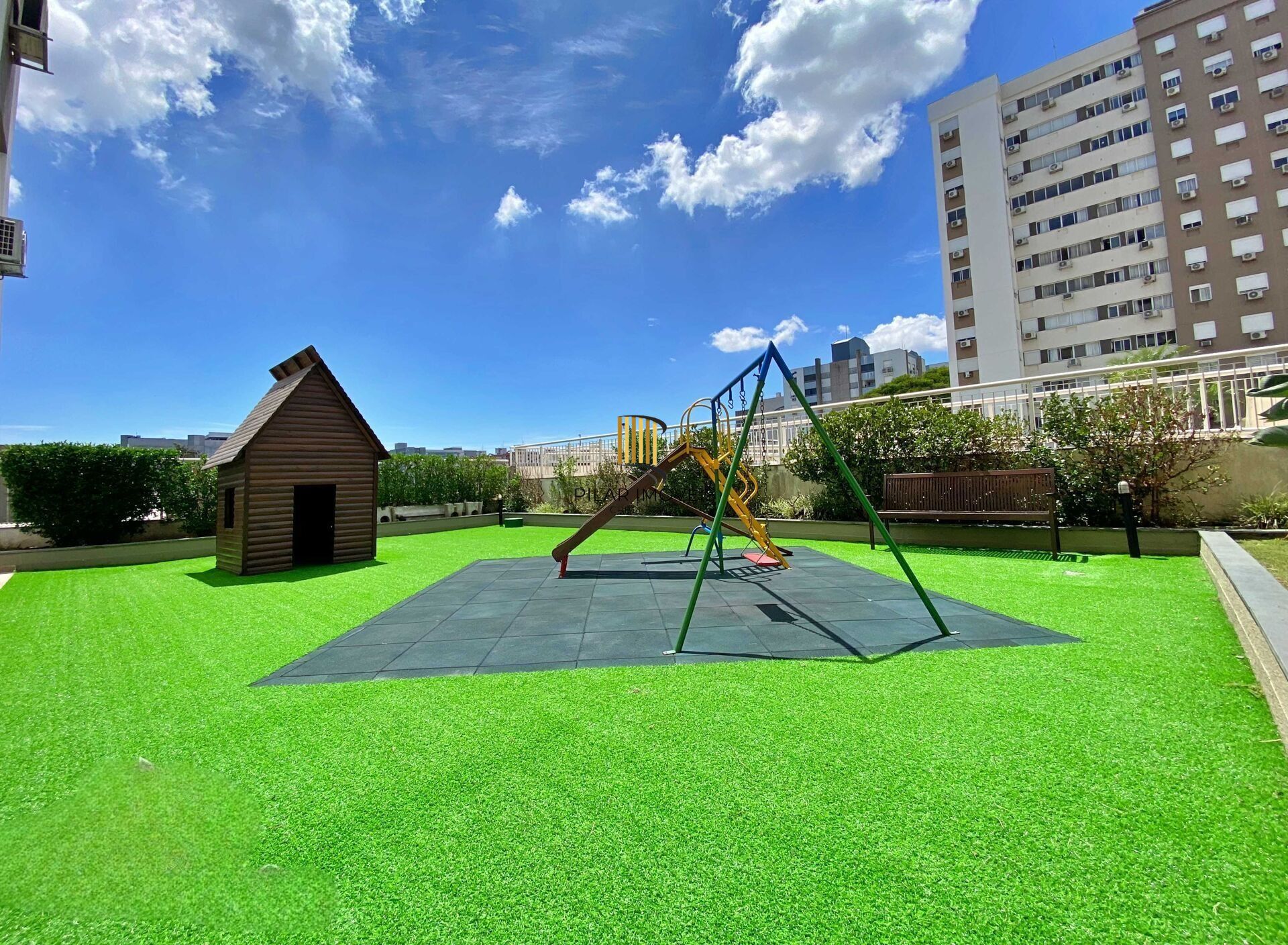 Apto 3 dorm living estendido, andar alto no Passo da Areia