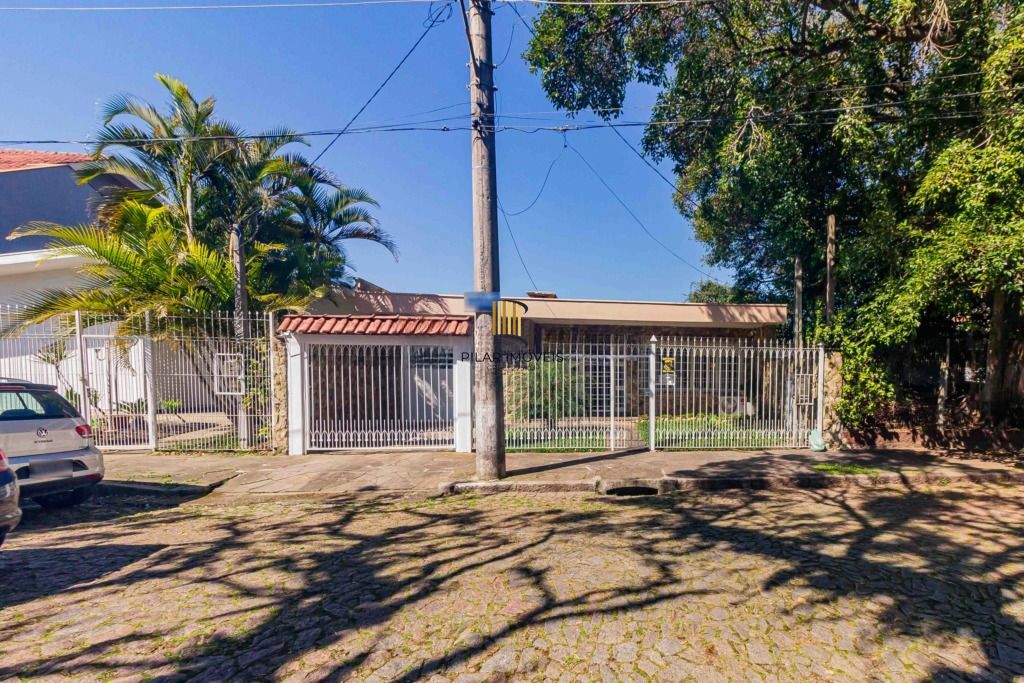 Casa 3 dormitórios, 2 suítes, piscina