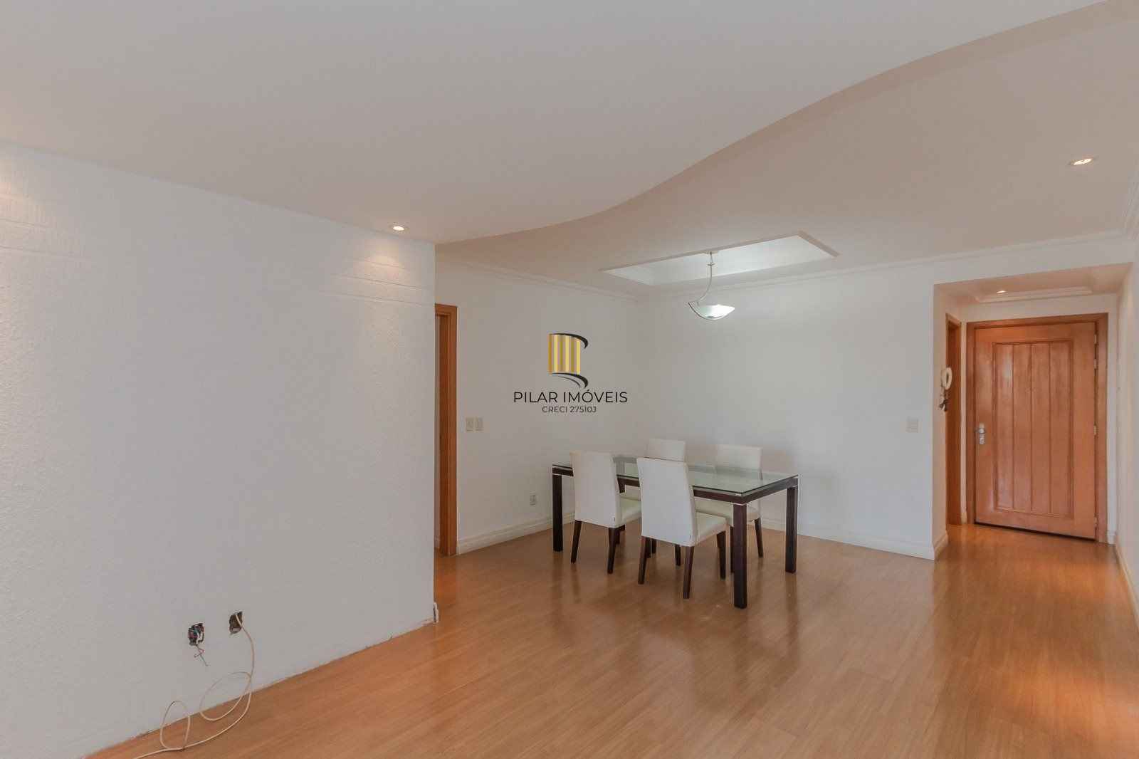 Apartamento de 4 dormitórios, sacada fechada com churrasqueira -Av. Panamericana