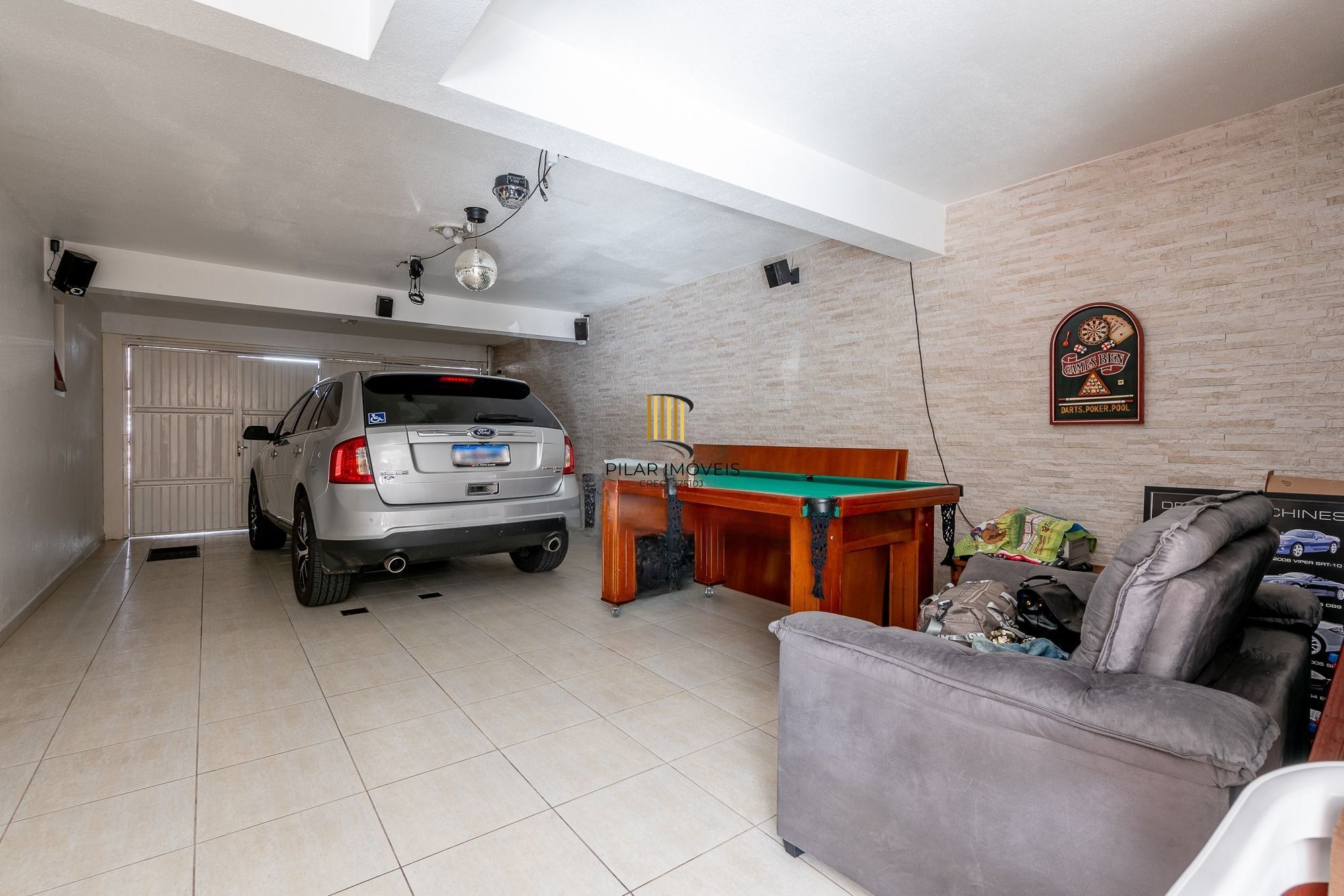 Casa com 5 Dormitórios, Suíte Master e Piscina no Jardim Planalto