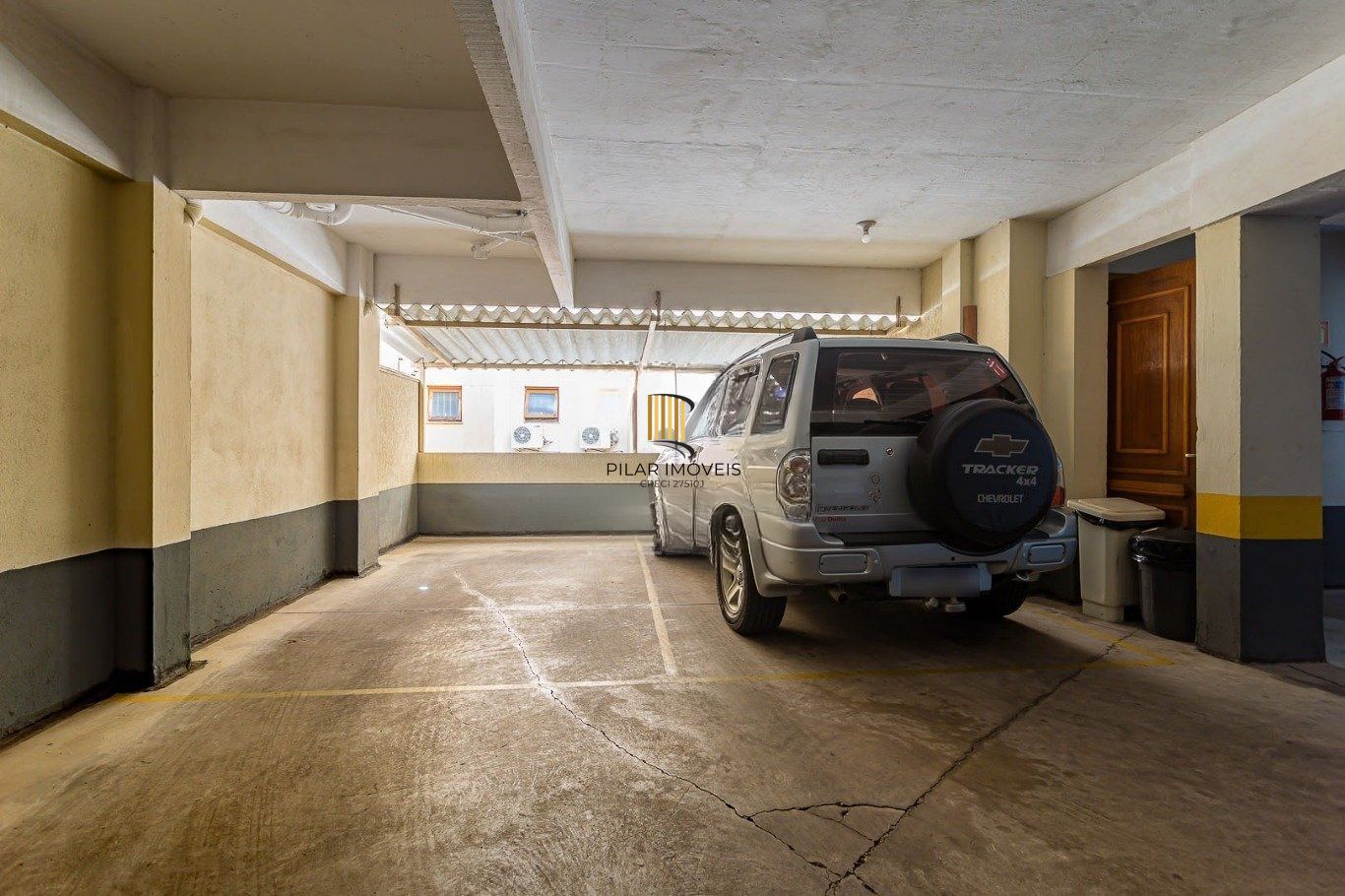 Apartamento Mobiliado, 3 dormitórios e 2 vagas no Bairro Vila Ipiranga