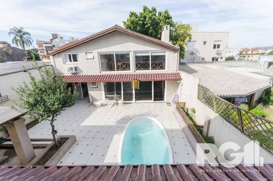 Casa 5 dormitórios no bairro Cristo Redentor