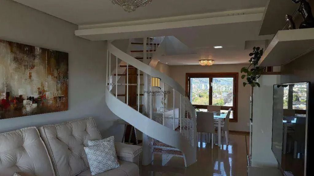 Cobertura com 4 dormitórios, 2 suítes, lavabo e 3 vagas de garagem.