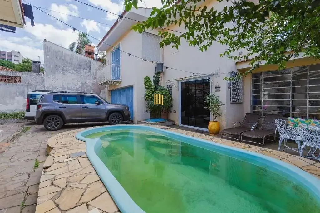 Casa ampla com piscina e edícula no Jardim Lindóia