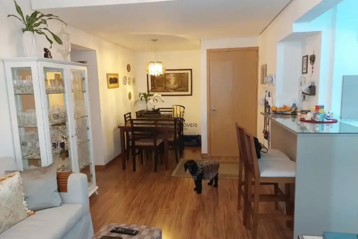 Apartamento de 2 dormitórios, suíte, churrasqueira e 1 vaga.