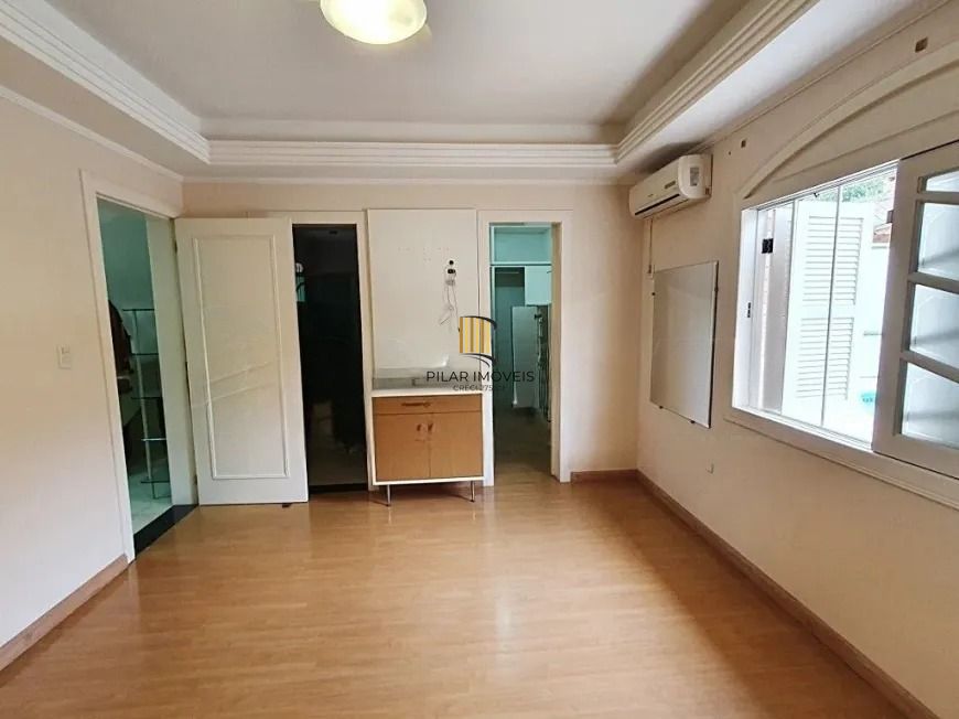 Sobrado com 3 suítes, pátio com piscina e salão de festas